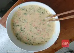 Illustration of how to make carrot, chive and egg pancake 2