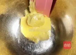 Illustration of how to make salted egg yolk soufflé 2