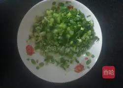 Illustration of how to make fermented scallion pancakes 8