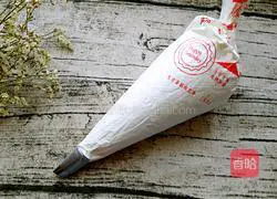 Illustration of how to make cream fruit cake 3