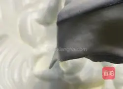 Illustration of how to make colorful cake rolls 4