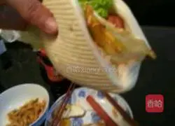 Illustration of how to make lotus leaf cake with eggs 4