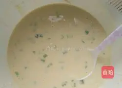 Illustration of how to make egg and green onion cake 3