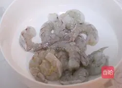 Illustration of how to make shrimp tofu cake 1