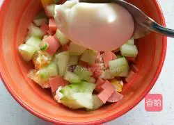 Illustration of how to make cucumber sushi roll 7