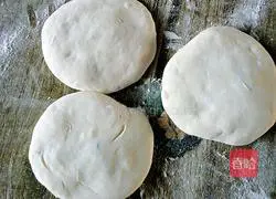 Illustration of how to make fermented bean paste cake 11