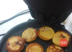 Purple sweet potato, egg yolk, date paste cornmeal cake! Illustration of how to make it 8