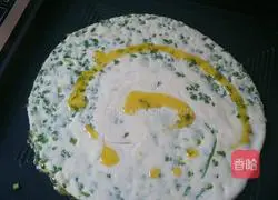 Illustration of how to make scallion pancakes 6