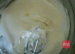 Illustration of how to make marble chiffon cake 1