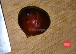 Illustration of how to make chestnuts 2