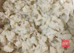 Illustration of how to make pan-fried lotus root cake 1