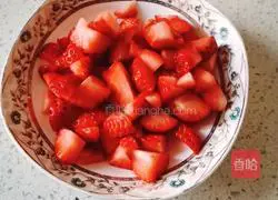 Strawberry Illustration of how to make yellow peach pancake 10