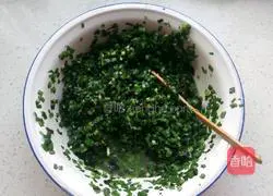 Illustration of how to make leek and fungus pancakes 2