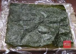 Illustration of how to make flower sushi 7