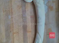 Illustration of how to make green onion pancake 5