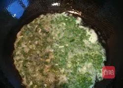 Illustration of how to make chive egg pancake 2