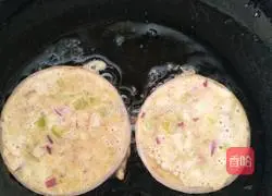 Illustration of how to make onion and egg pancakes 7