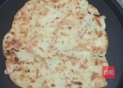 Illustration of how to make egg sausage cake 4