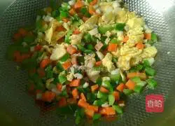 Illustration of how to make sushi rolls 4