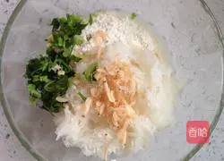 Illustration of how to make shredded white radish cake 3