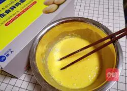 Illustration of how to make shrimp and vegetable egg pancakes 6