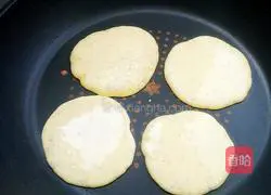 Illustration of how to make sweet corn cakes 2