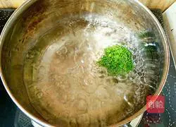 Illustration of how to make crab stick sushi 9