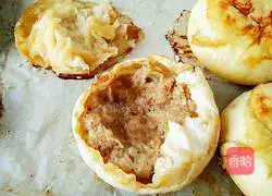 Illustration of how to make golden meat cake 15