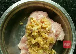 Illustration of how to make country meat pie 3