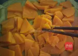 Pumpkin glutinous rice cake recipe illustration 5