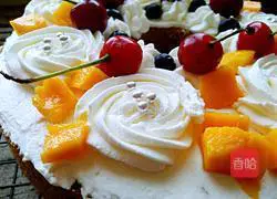 Illustration of how to make cream fruit cake 9