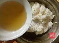 Illustration of how to make fruit and vegetable duck egg sushi rolls 2