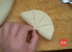 Illustration of how to make milky lotus leaf cake 7