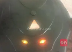 Illustration of how to make cornmeal lard shuttlecock 7