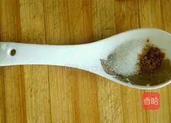 Illustration of how to make carrot and egg pancakes 3