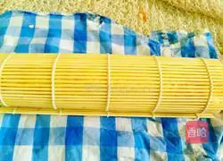 Illustration of how to make sushi 13