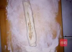 Illustration of how to make hand-shredded biscuits 3