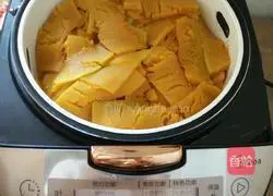 Pumpkin Pie Illustration of how to do it 2