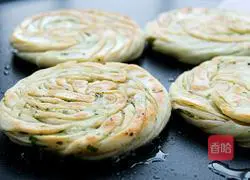 Illustration of how to make salt and pepper pancakes 21