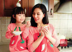 Illustration of how to make potato pancakes for babies over 2 years old 12