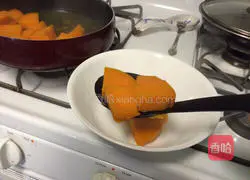 Golden Pancake Recipe Illustration 3