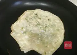 Illustration of how to make onion pancakes 8