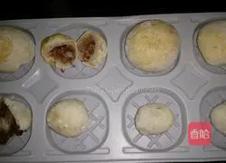 Illustration of how to make bean paste and crab cakes 12