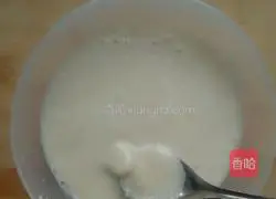 Illustration of how to make banana pancakes 5