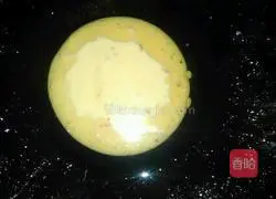 Illustration of how to make egg pancakes with golden steamed buns 7