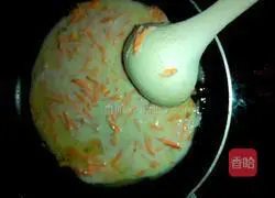 Illustration of how to make carrot pancakes 4