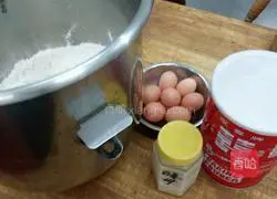 Zhou Fei's oil cake recipe illustration 2