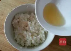 Illustration of how to make grilled chicken sushi rolls 7