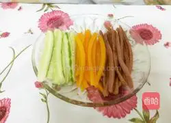 Cucumber, carrot and ham sausage sushi recipe illustration 2