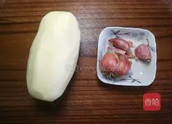 Illustration of how to make Indonesian potato pancakes 1